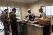  توزیع غذای روز دانشجو در سلف های خوابگاهی و سلف مهندسی دانشگاه سمنان 